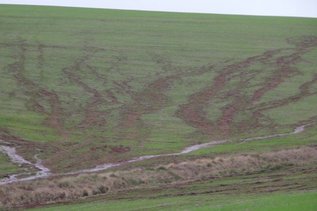 Frente as oscilações pluviais o Sistema Plantio Direto requer tecnologias de cunho hidráulico