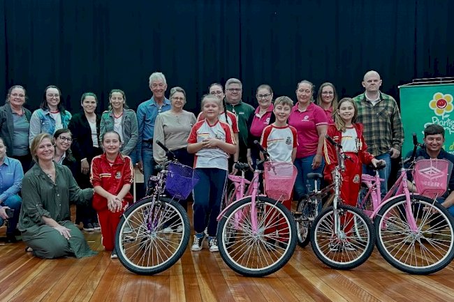 Encerramento do Programa Plante um Sorriso leva alegria e aprendizado a crianças de Mercedes e Guaíra, PR