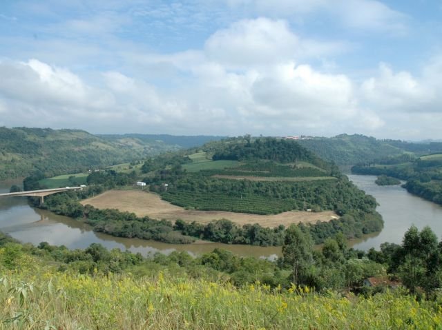 Oeste de SC ganha programa de restauração de áreas em propriedades rurais com benefícios financeiros aos agricultores