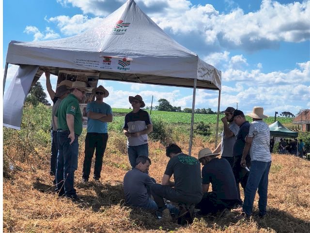 Epagri apresenta SPD a agricultores do Extremo-Oeste para aumentar sustentabilidade e rentabilidade no campo